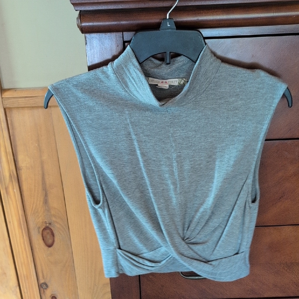 Chelsea & Violet Gray Muscle Tee